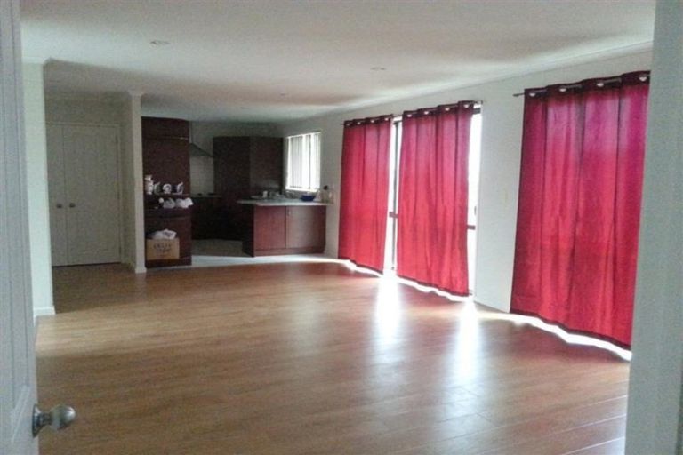 Photo of property in 37 Bellville Drive, Clendon Park, Auckland, 2103