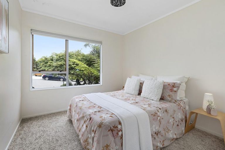 Photo of property in 12 Florio Terrace, Tawa, Wellington, 5028