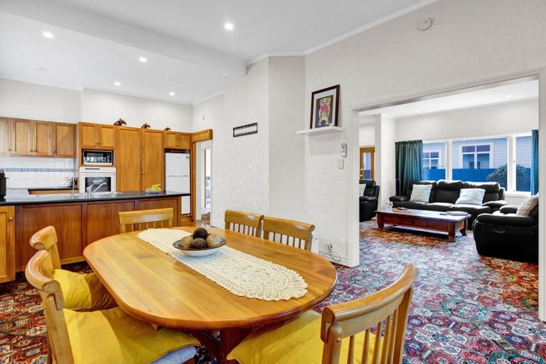 Photo of property in 19 George Street, Hawera, 4610