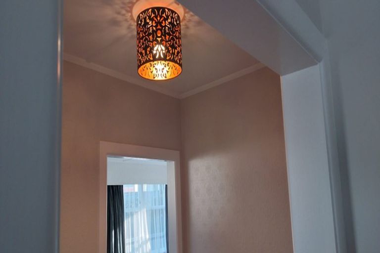 Photo of property in 7 Terrance Grove, Paparangi, Wellington, 6037