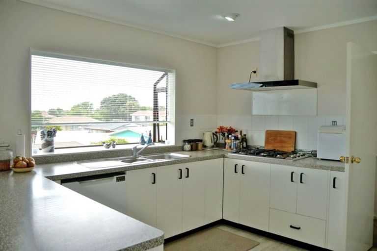 Photo of property in 30 Manaia View Road, One Tree Point, 0118