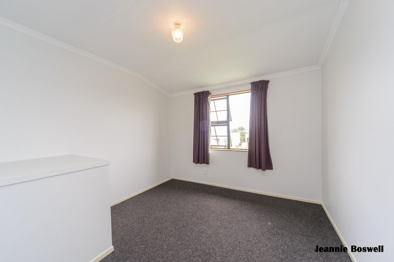 Photo of property in 5 Rangitira Avenue, Palmerston North, 4414