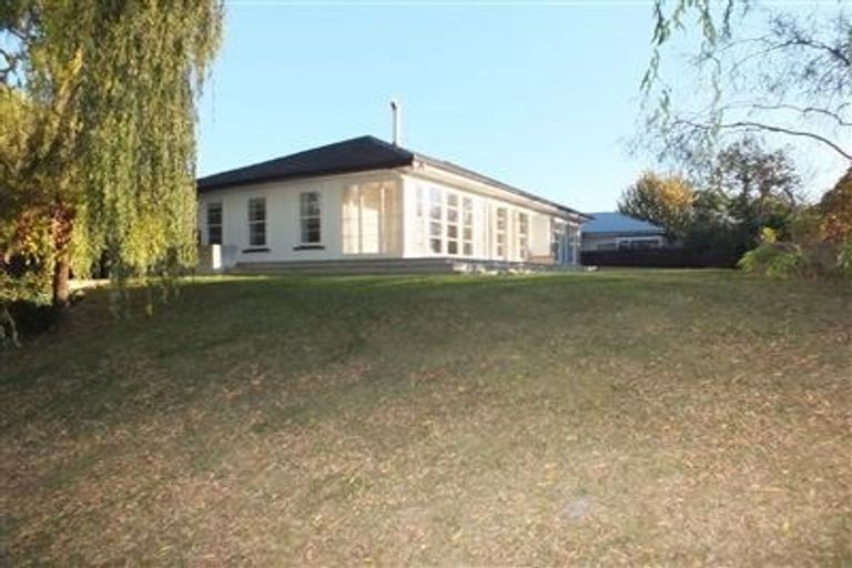 Photo of property in 98 Kahu Road, Fendalton, Christchurch, 8041