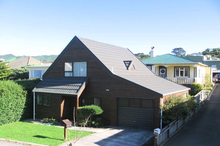 Photo of property in 19 Bassett Road, Johnsonville, Wellington, 6037