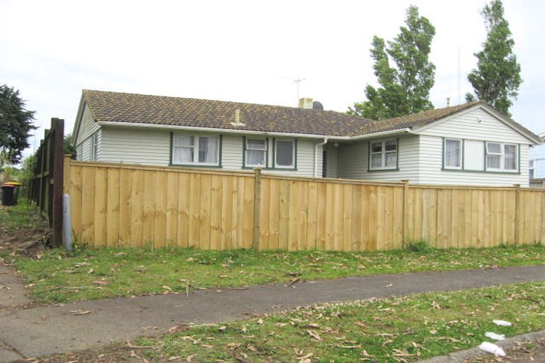 Photo of property in 5 Vickers Crescent, Mangere, Auckland, 2022
