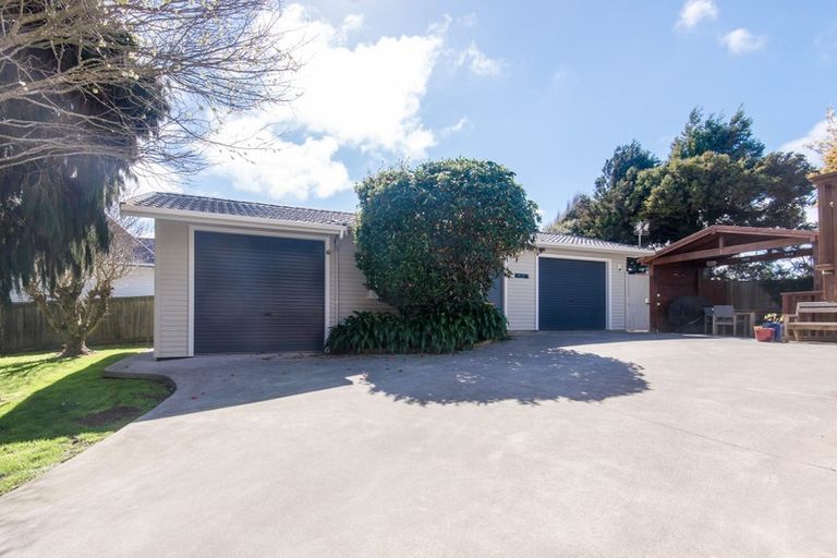 Photo of property in 18 Middleton Road, Johnsonville, Wellington, 6037