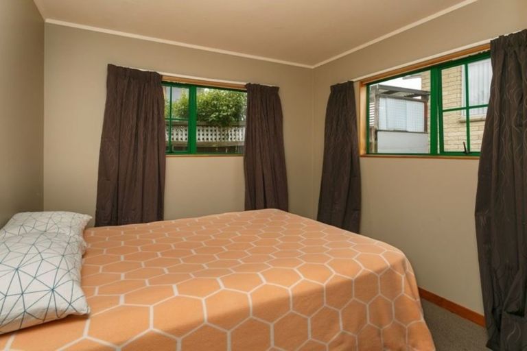 Photo of property in 2/122 Taupo View Road, Taupo, 3330