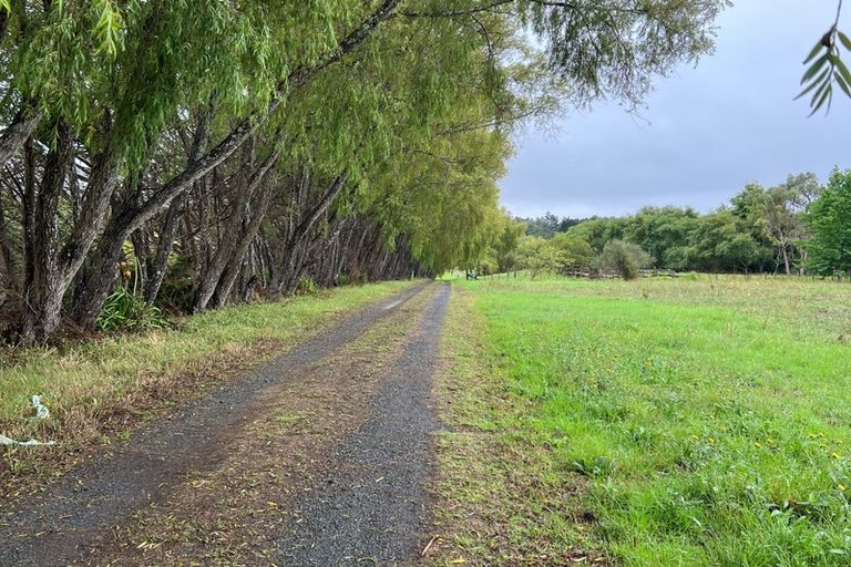 Photo of property in 193 Pine Valley Road, Dairy Flat, Silverdale, 0992