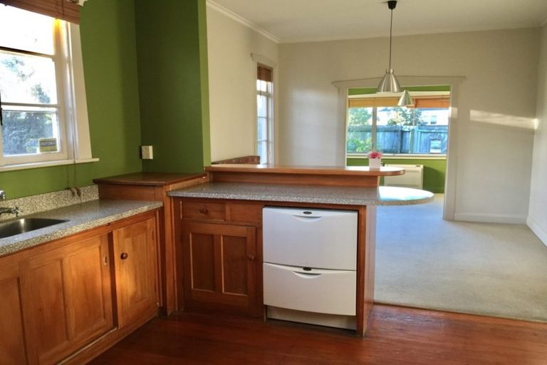 Photo of property in 35 Memorial Avenue, Ilam, Christchurch, 8053