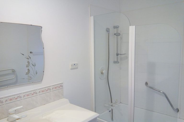 Photo of property in 5 Hunt Lane, Avondale, Christchurch, 8061