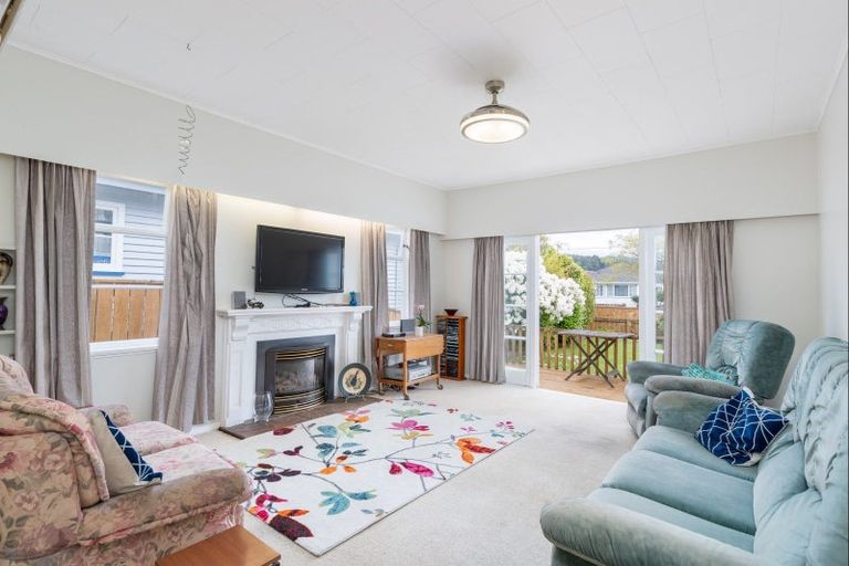 Photo of property in 23 Kowhai Avenue, Ebdentown, Upper Hutt, 5018