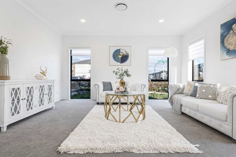 Photo of property in 62 Donegal Park Drive, Flat Bush, Auckland, 2019