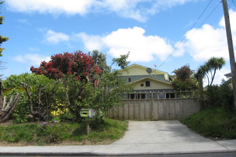 Photo of property in 229 Motutara Road, Muriwai, Waimauku, 0881