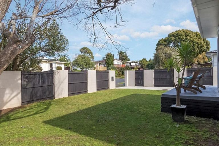 Photo of property in 18 Blanche Way, Half Moon Bay, Auckland, 2012