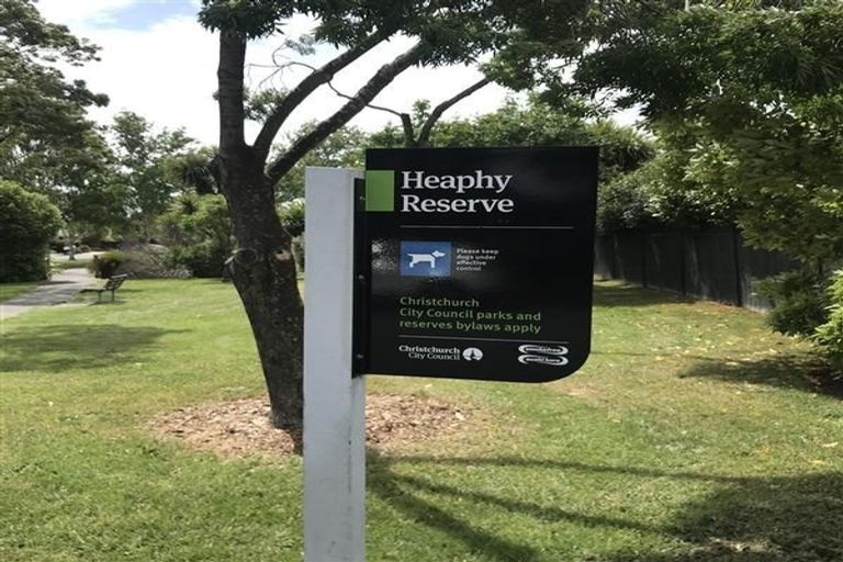 Photo of property in 12 Heaphy Place, Casebrook, Christchurch, 8051