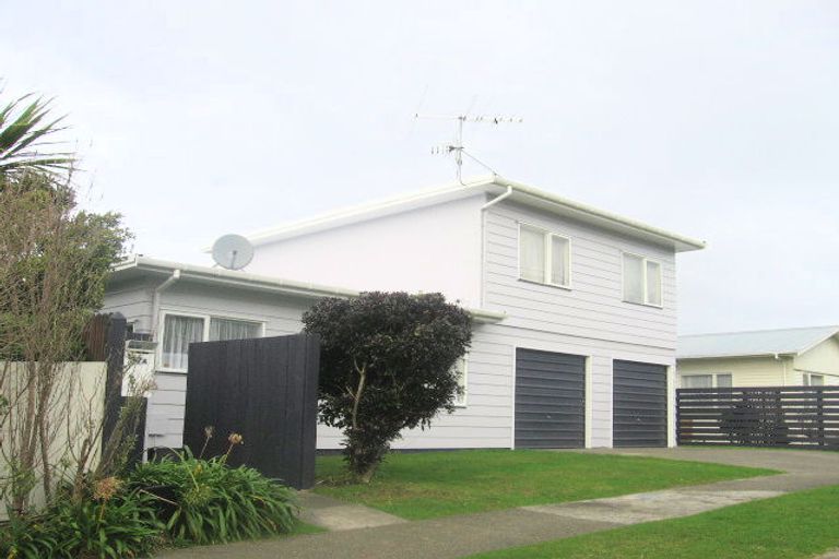 Photo of property in 37a Acacia Avenue, Maungaraki, Lower Hutt, 5010