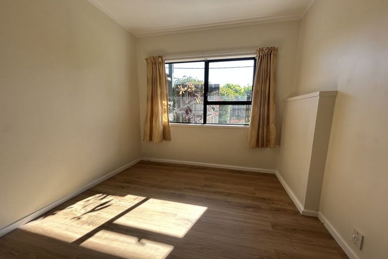 Photo of property in 1/49 Galaxy Drive, Mairangi Bay, Auckland, 0630