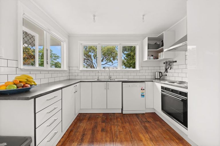 Photo of property in 9 King Street, Carterton, 5713