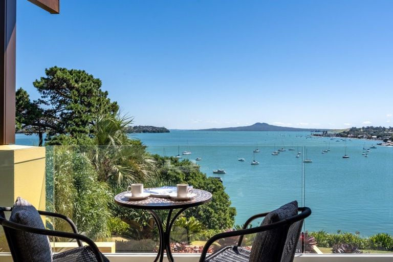 Photo of property in 33 Takutai Avenue, Half Moon Bay, Auckland, 2012