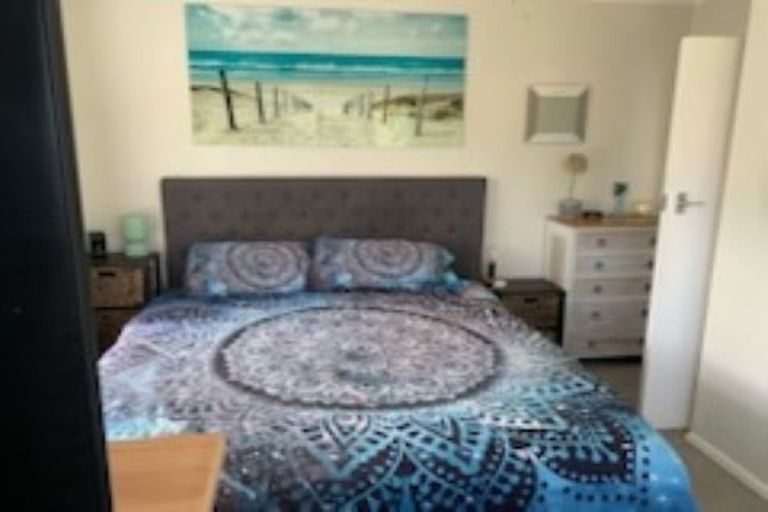 Photo of property in 43 Tindalls Bay Road, Tindalls Beach, Whangaparaoa, 0930