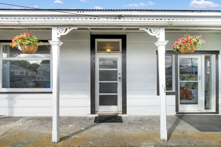 Photo of property in 7 Lowther Street, Whanganui, 4500