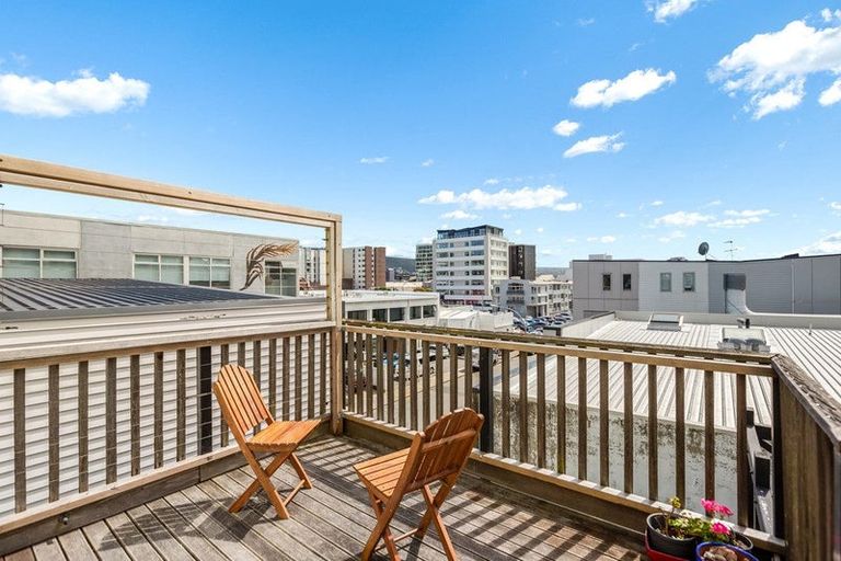 Photo of property in Chatsworth Flats, 6/23 Pirie Street, Mount Victoria, Wellington, 6011