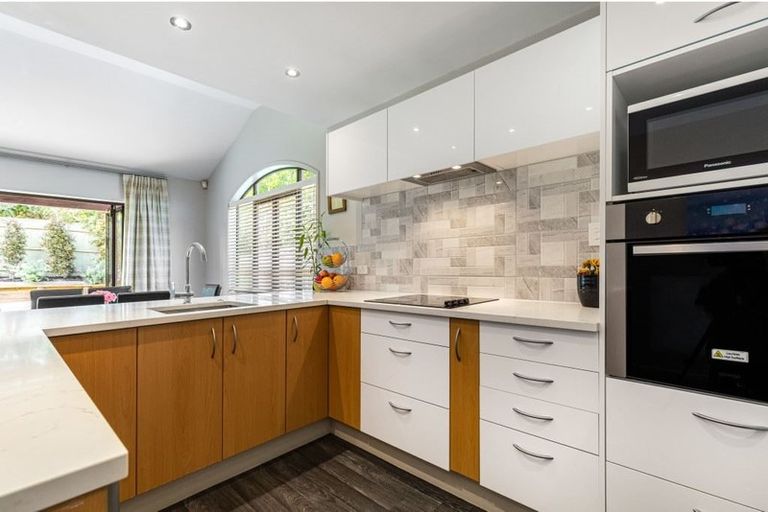 Photo of property in 5/8 Tobago Place, Sunnynook, Auckland, 0620