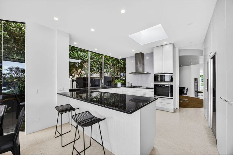 Photo of property in 19 Bournemouth Terrace, Murrays Bay, Auckland, 0630