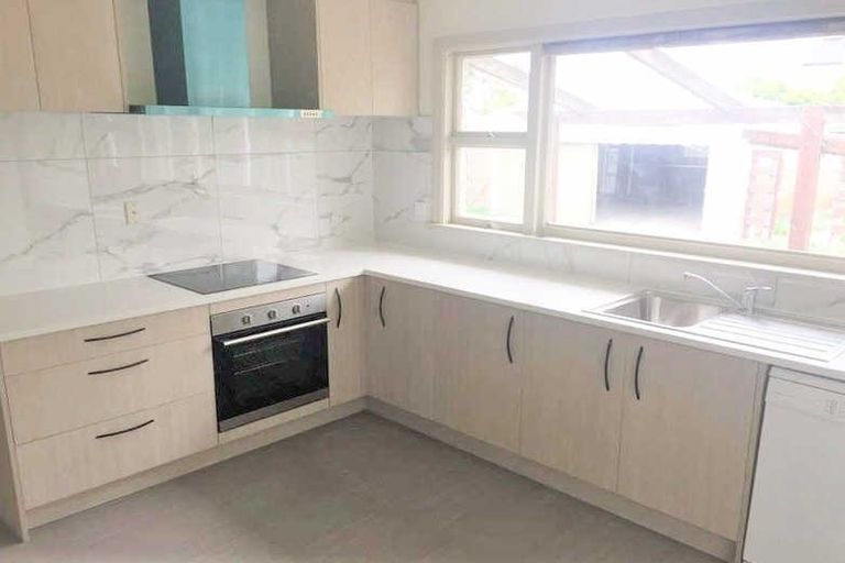 Photo of property in 10 Hampton Place, Burnside, Christchurch, 8053