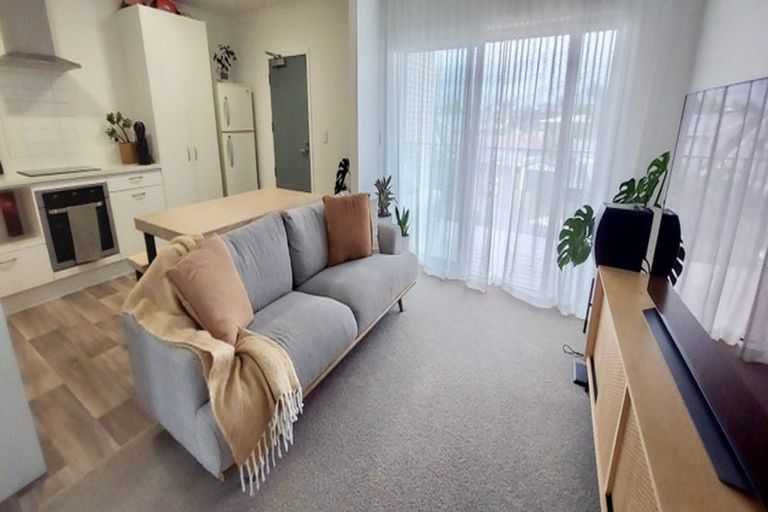 Photo of property in 13/18 Titoki Street, Te Atatu Peninsula, Auckland, 0610