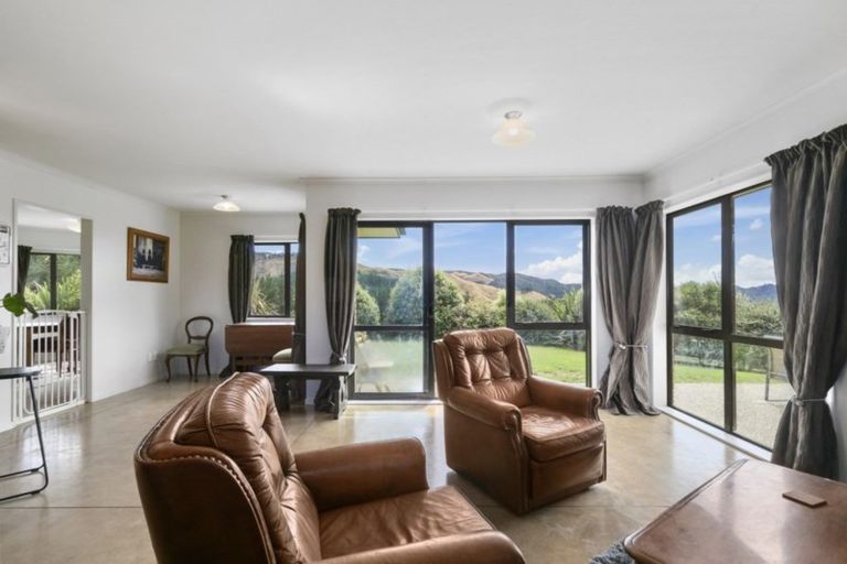 Photo of property in 91b Kakariki Way, Whitemans Valley, Upper Hutt, 5371
