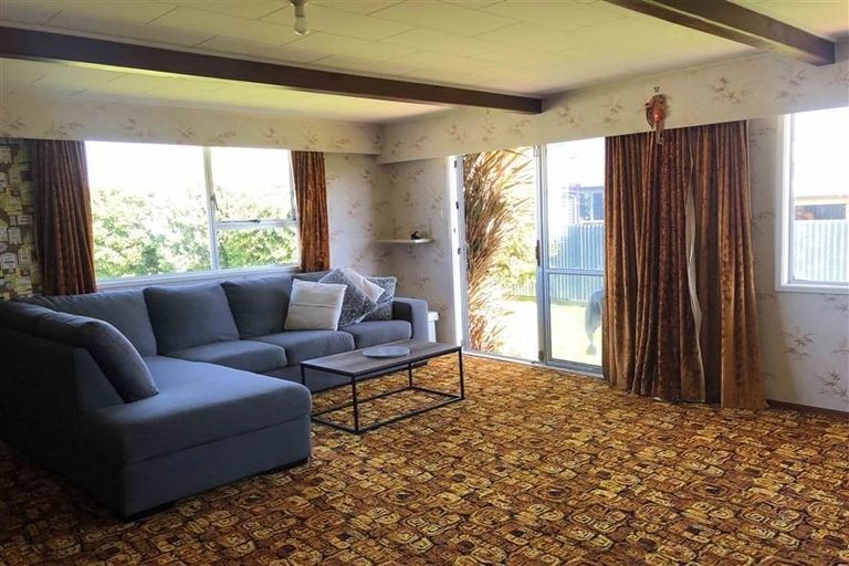 Photo of property in 155 School Road, Clive, 4102