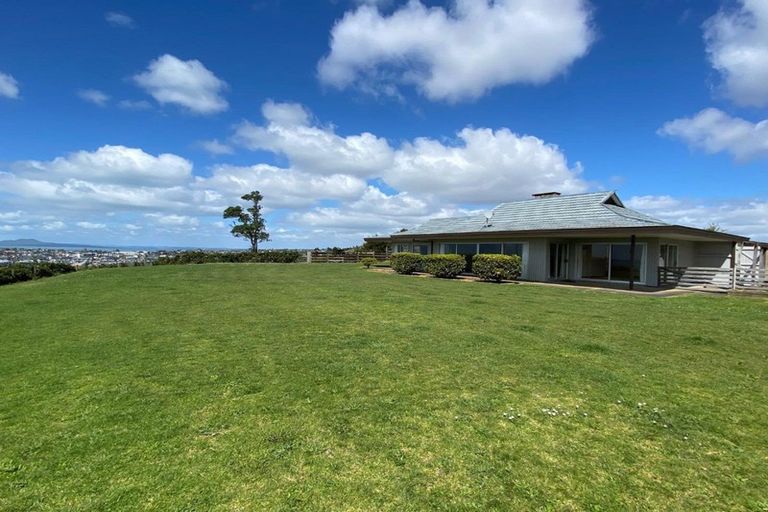 Photo of property in 168 Vaughans Road, Long Bay, Albany, 0792