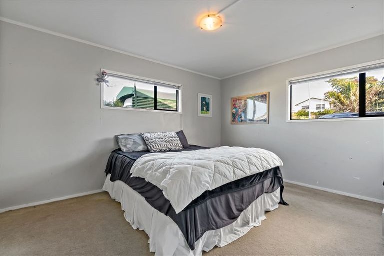 Photo of property in 13a Torkar Road, Clarks Beach, 2122