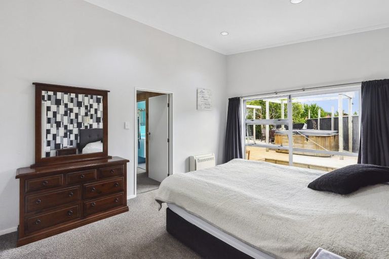 Photo of property in 108 Martin Road, Paraparaumu Beach, Paraparaumu, 5032