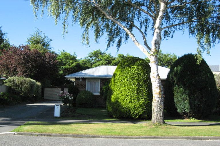 Photo of property in 6 Bevington Street, Avonhead, Christchurch, 8042