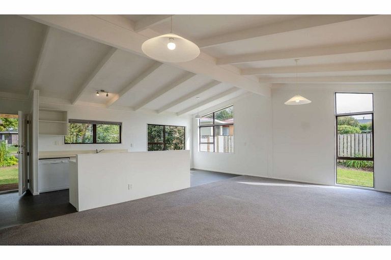Photo of property in 6a Hawkings Crescent, Kerikeri, 0230