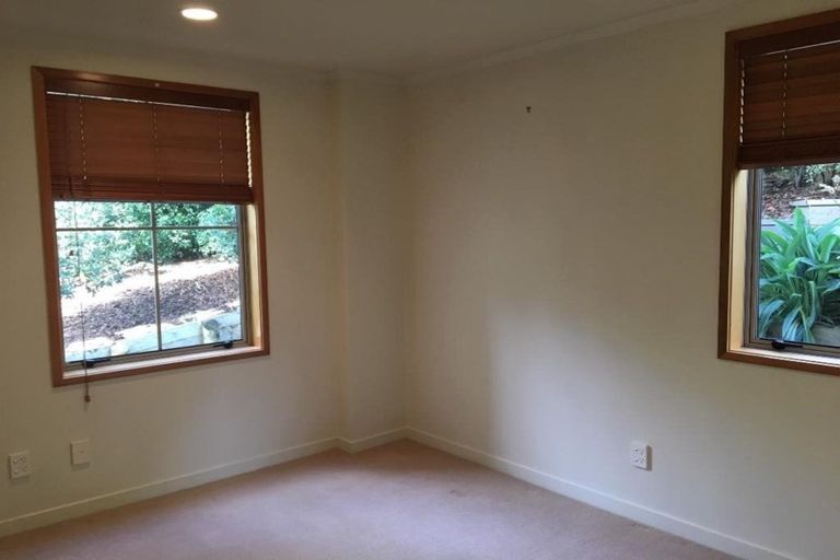 Photo of property in 8 Rosella Place, Murrays Bay, Auckland, 0630