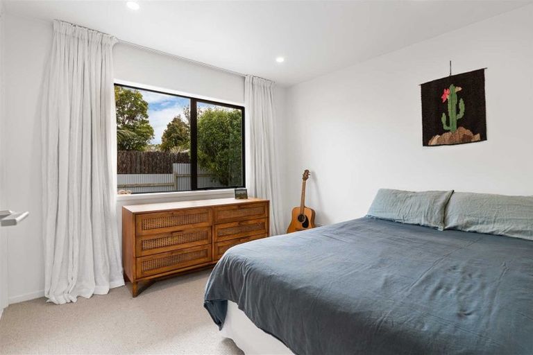 Photo of property in 2/12 Fallow Street, Browns Bay, Auckland, 0630
