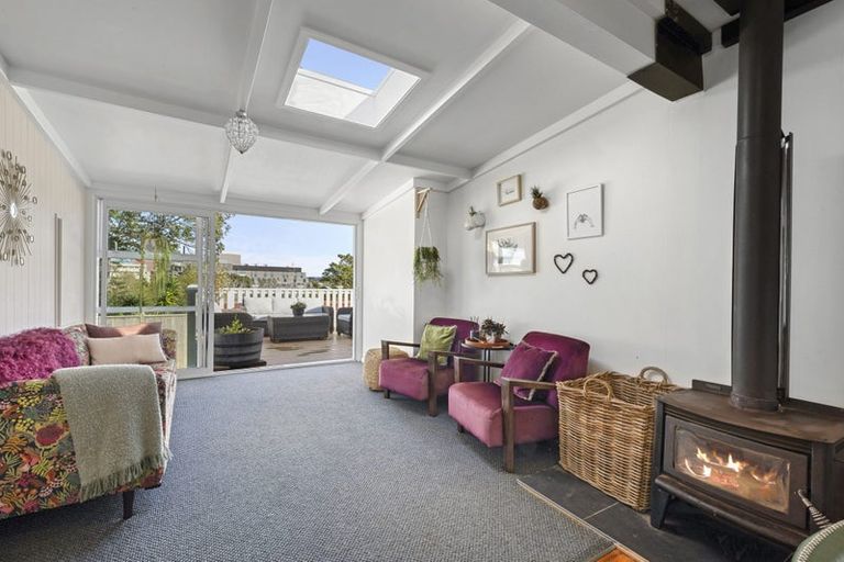 Photo of property in 4 Dartmoor Avenue, Westown, New Plymouth, 4310