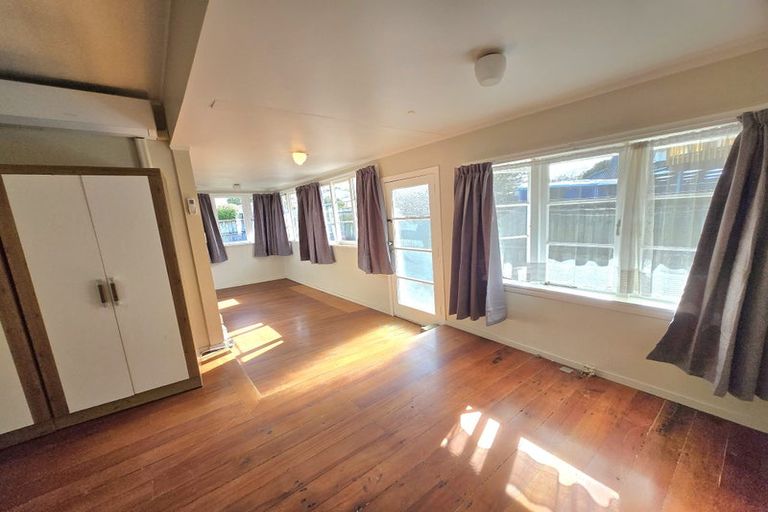 Photo of property in 40 Evans Road, Weymouth, Auckland, 2103