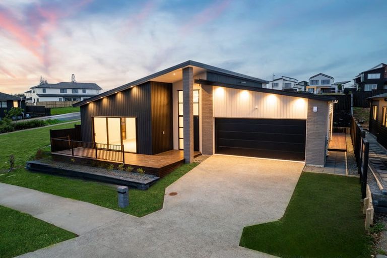 Photo of property in 26 Evergreen Parade, Rosehill, Papakura, 2113