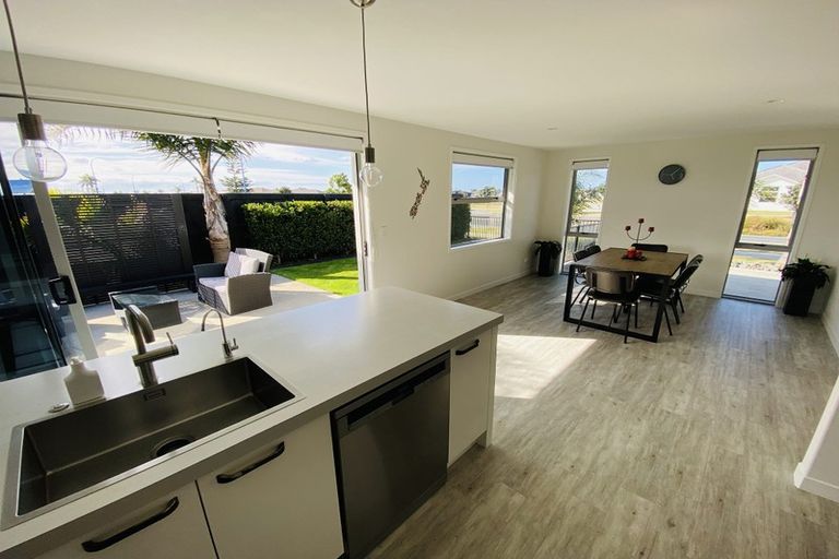 Photo of property in 120 The Boulevard, Papamoa Beach, Papamoa, 3118