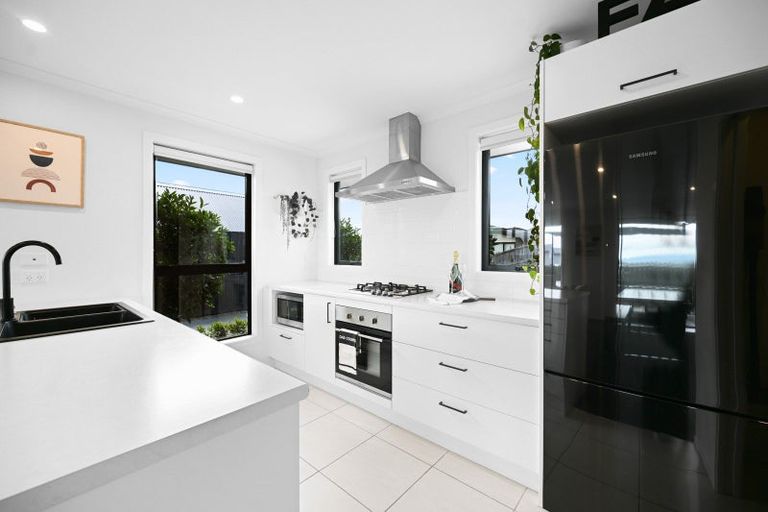 Photo of property in 8 Pragma Rise, Rototuna North, Hamilton, 3210