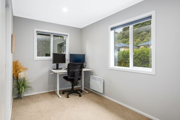 Photo of property in 1a Court Road, Tawa, Wellington, 5028