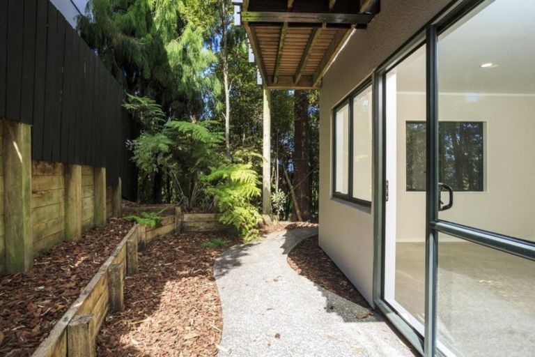 Photo of property in 2/22 Arcadia Crescent, Bayview, Auckland, 0629