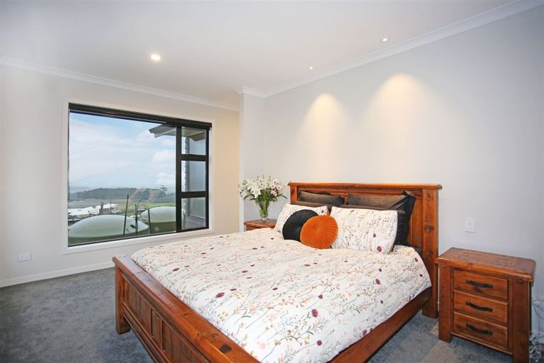 Photo of property in 5 Braxonne Close, Pukekohe, 2120