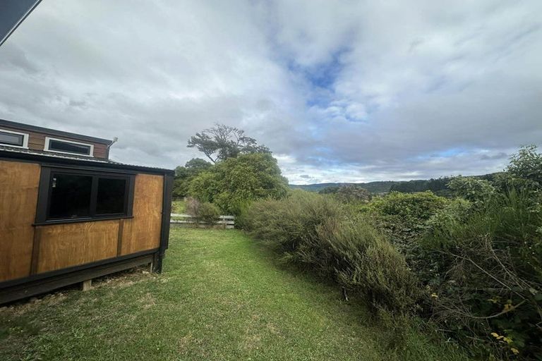 Photo of property in 5b Twin Lakes Road, Te Marua, Upper Hutt, 5018