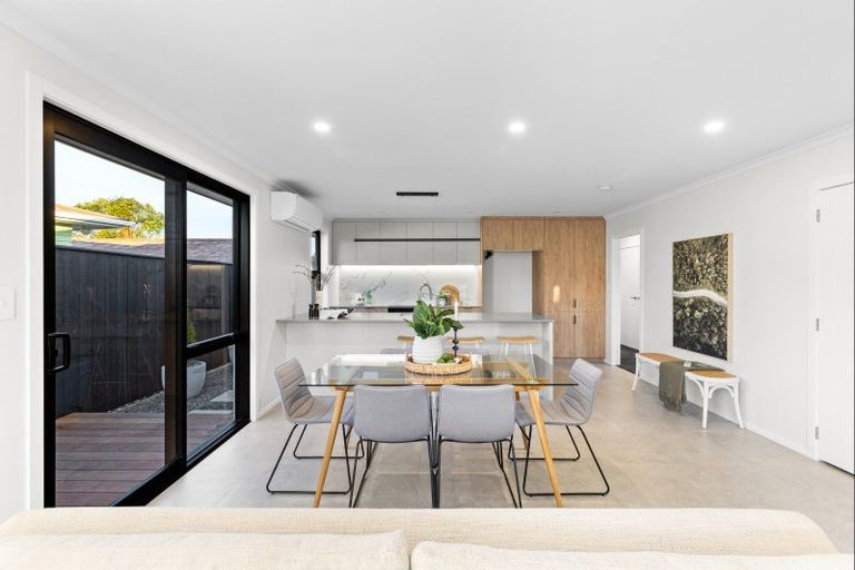 Photo of property in 71 Brightwater Terrace, Terrace End, Palmerston North, 4410