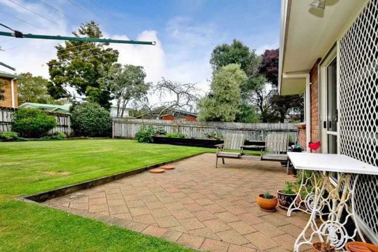 Photo of property in 8 Hollinger Place, Nawton, Hamilton, 3200